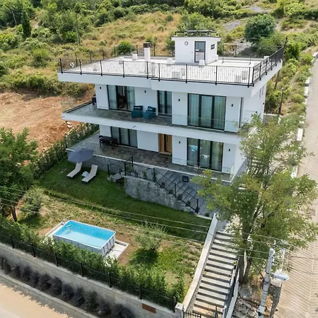 Villa Florale Shiroka