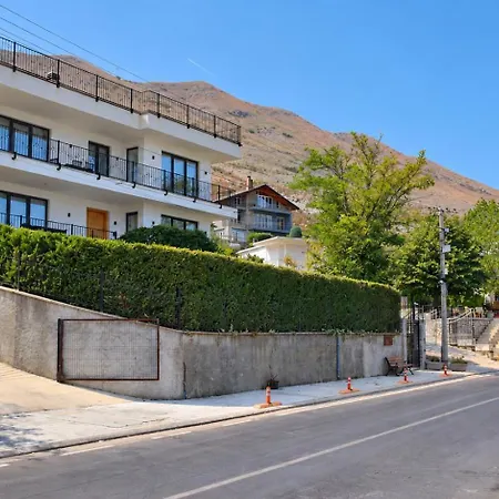 Florale Villa Široka