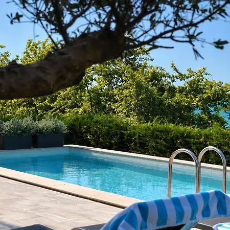 Florale Villa Široka