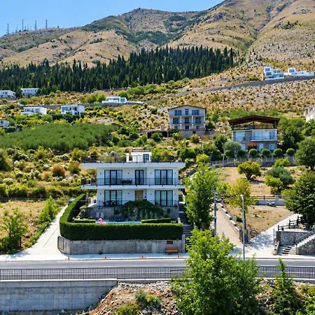 Villa Florale Široka