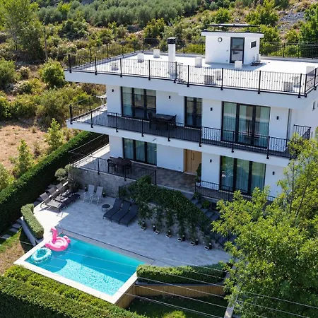 Florale Villa Široka